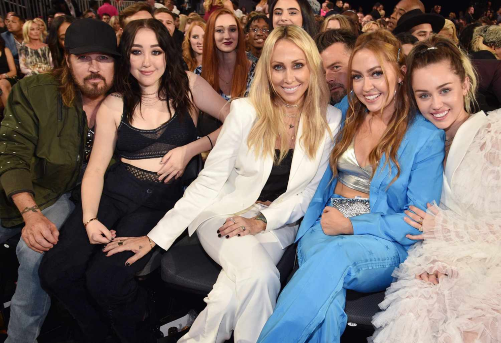 miley cyrus siblings miley cyrus siblings